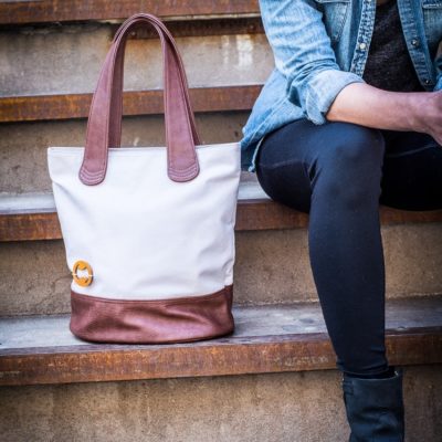 Vegan tote with organic cotton canvas