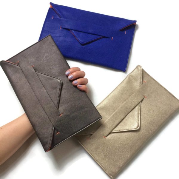crossbody wallet in metallic vegan leather