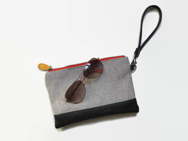 vegan leather purse with detachable wristlet strap